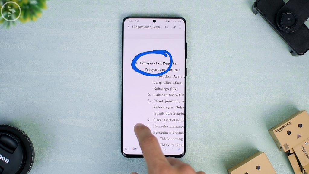 25 Fitur Terbaru di Update One UI 2.5 - foto lagi tandain dokumen