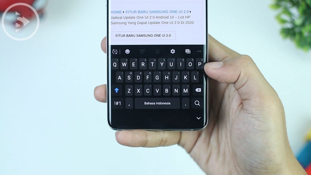 2. Remove Black Bar Below Keyboard (Hide Keyboard) - 6 Masalah di OneUI 2.0 Berbasis Android 10 di Samsung Galaxy S10+ dan Note10 Serta Cara Mengata