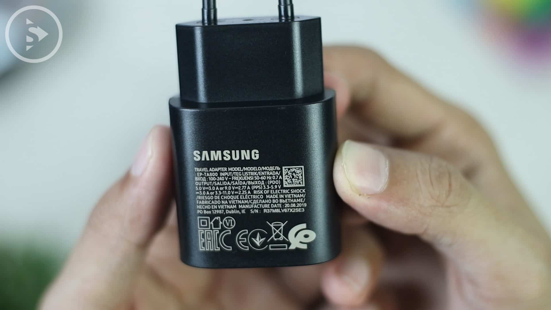 Deskripsi di Charger Super Fast Charging Samsung Note10 - Unboxing HP Samsung Warna Indah di Tahun 2020 - Samsung Galaxy Note10 Indonesia Warna Aura Glow