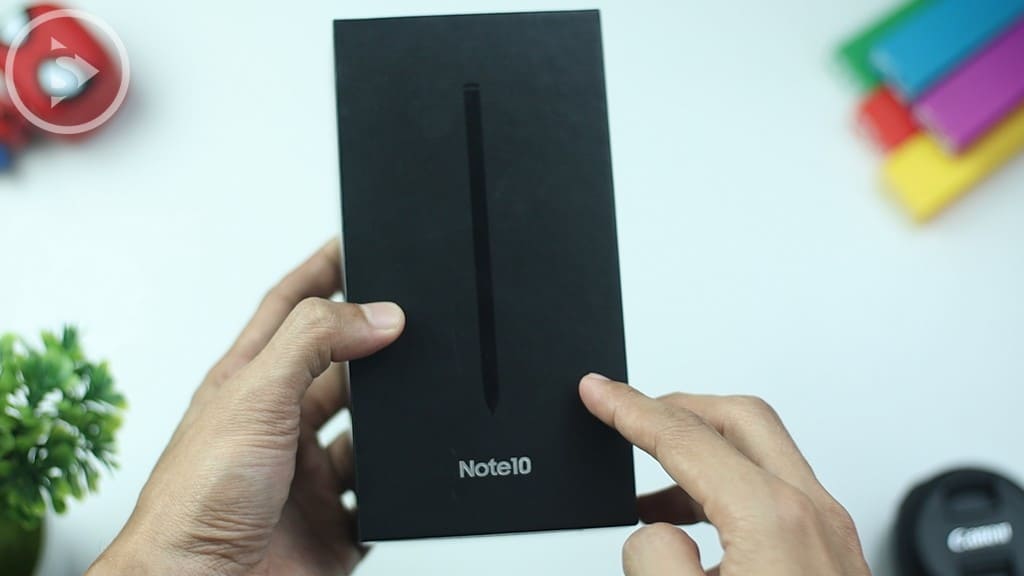 Front Box - Unboxing Samsung Galaxy Note10 Warna Aura Black Indonesia di Tahun 2020 - Harga Barunya Sudah Turun