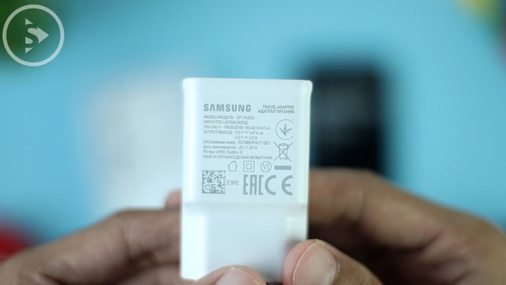 Adapter Charger Samsung A51 - Unboxing Samsung Galaxy A51 Indonesia Putih (Prism Crush White) 2020 - Perbedaan Galaxy A51 Vs A50s (1)